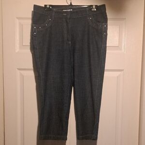 Dark Wash Denim Capri Woman's Jeans Comfortable and casual for any occasion
